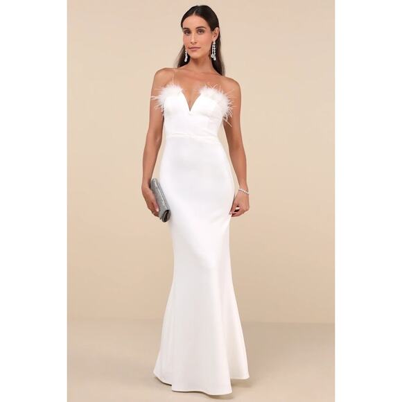 Lulus Dresses & Skirts - NWT Lulus Extraordinary Glam White Feather Strapless Mermaid Maxi Dress L